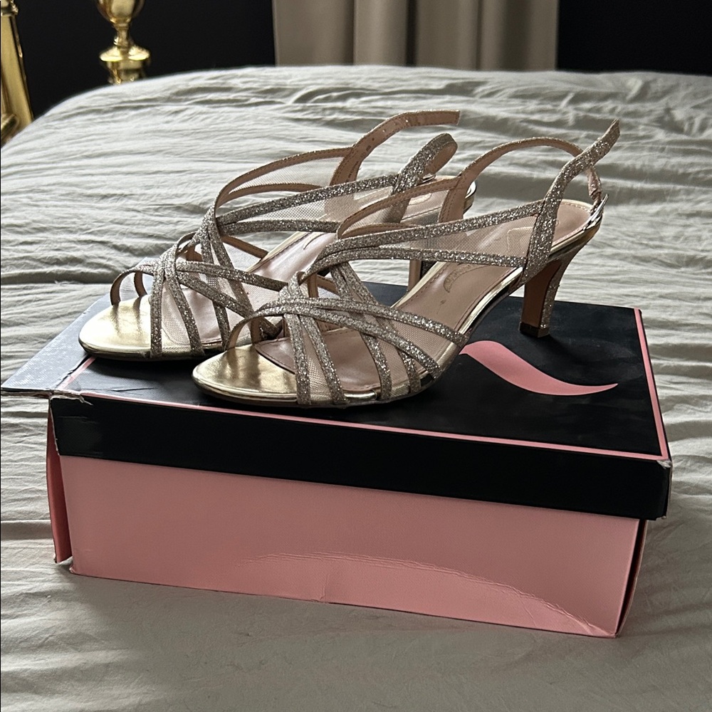 Nina Glittering Strappy Heels in Silver